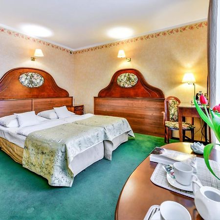 Apartamenty Sobieski 코워브제크 외부 사진