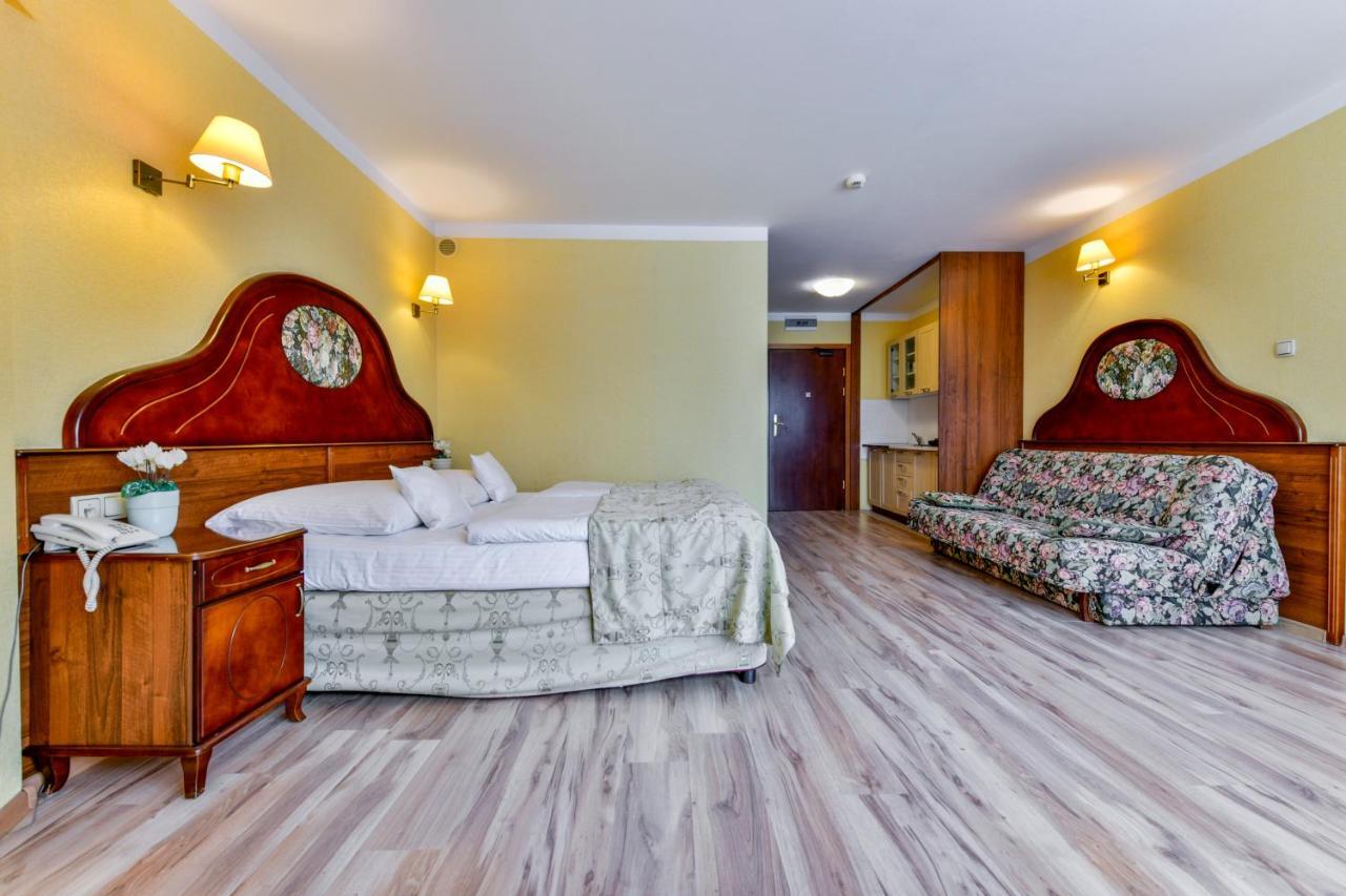Apartamenty Sobieski 코워브제크 외부 사진