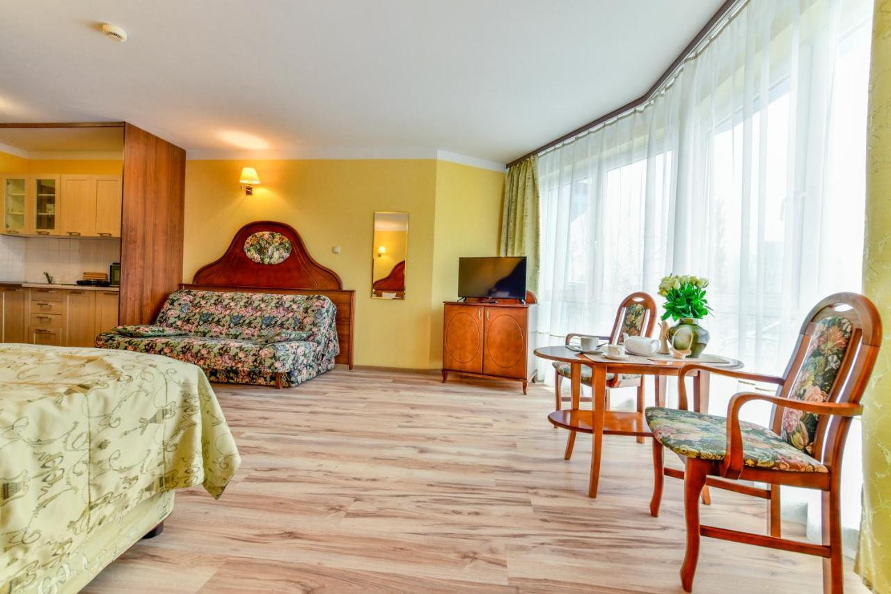 Apartamenty Sobieski 코워브제크 외부 사진