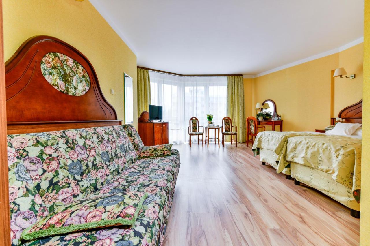 Apartamenty Sobieski 코워브제크 외부 사진