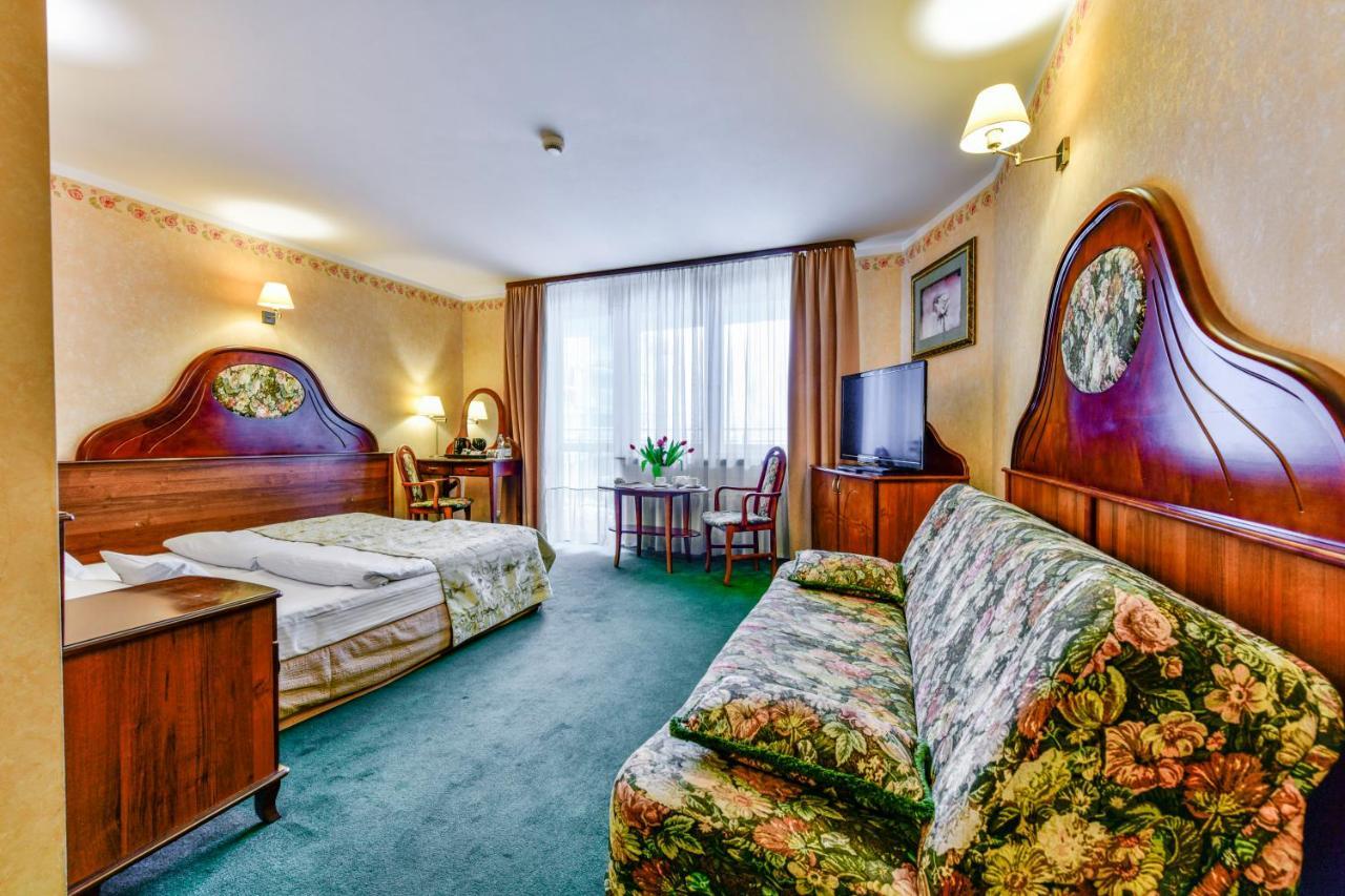 Apartamenty Sobieski 코워브제크 외부 사진