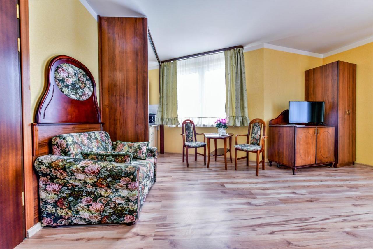 Apartamenty Sobieski 코워브제크 외부 사진
