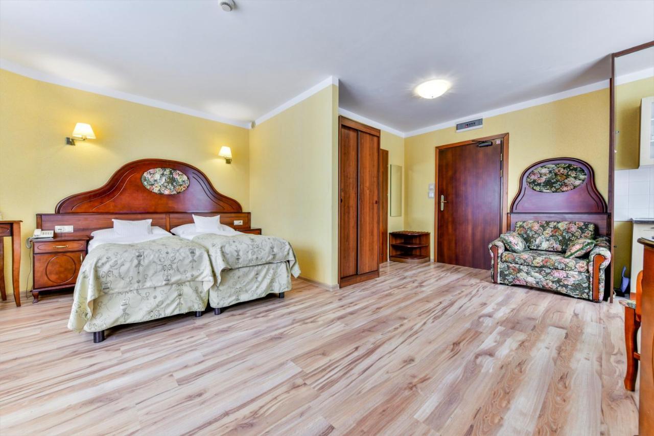 Apartamenty Sobieski 코워브제크 외부 사진